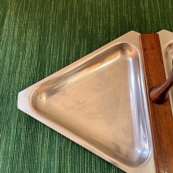 Vintage 1960's Mid Century Modern Food Platters - Danish Triangle Dish, Bakelite - Picture 6 of 16